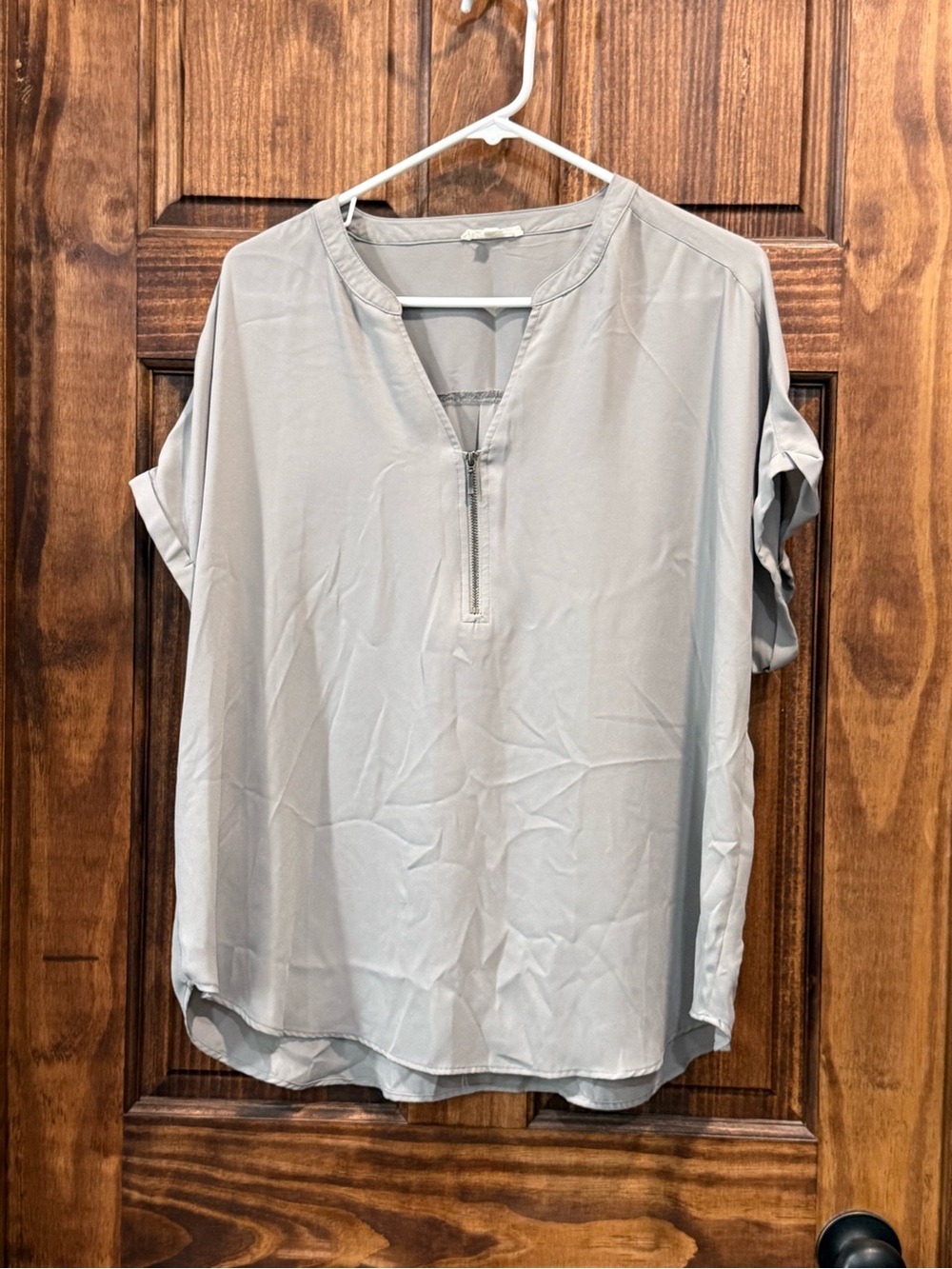Maurices Light Gray Short-Sleeve Zip V-Neck Blouse size XL